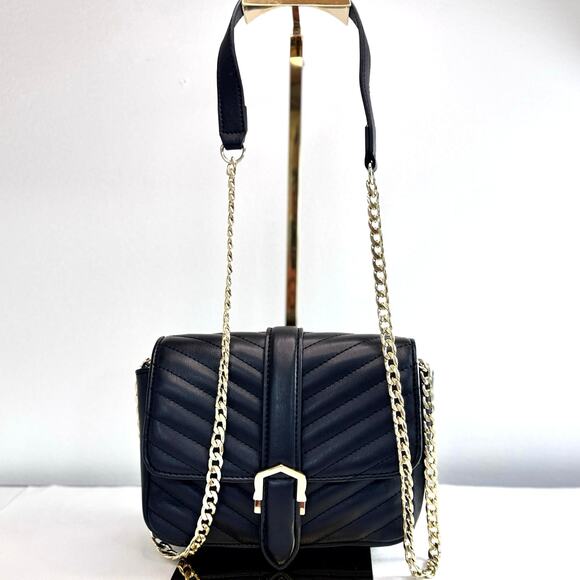 TOPSHOP Quilted Black Crossbody Bag with Gold Chain Strap - Picture 3 of 9